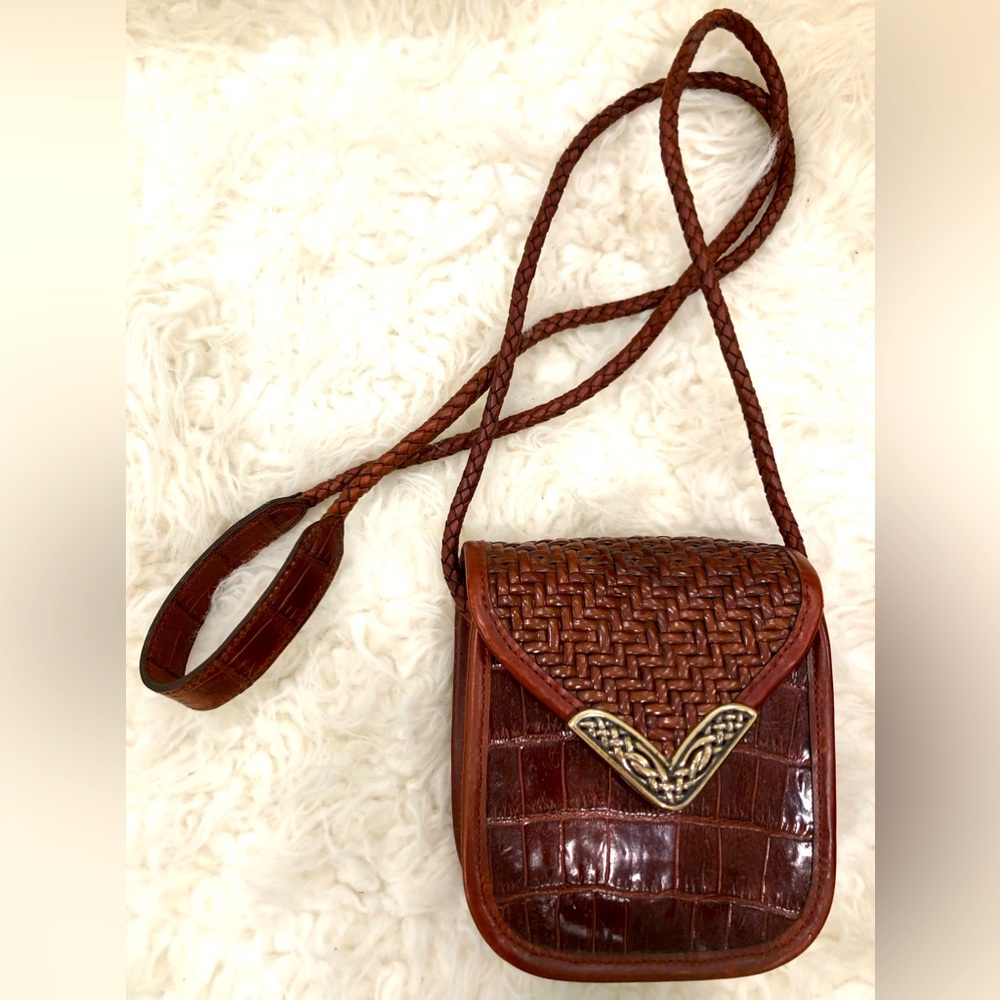 Yep, it’s BRIGHTON! Mini vintage crossbody flap bag.